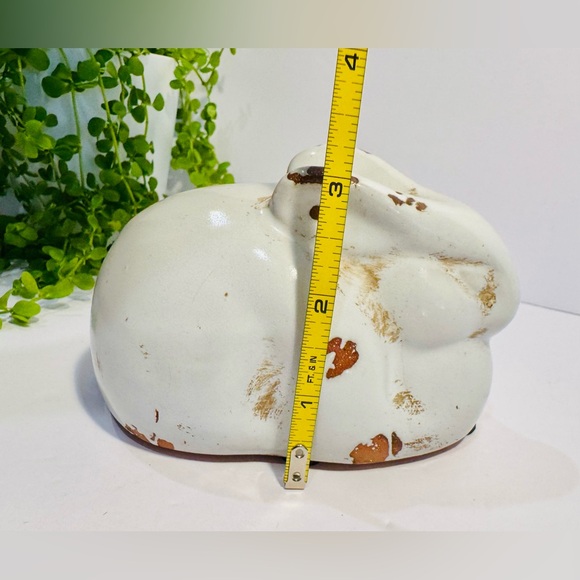 Distressed Rustic White Ceramic Rabbit Figurine - Picture 9 of 13